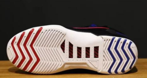 鞋子的碳板是什么 篮球鞋碳板功能作用